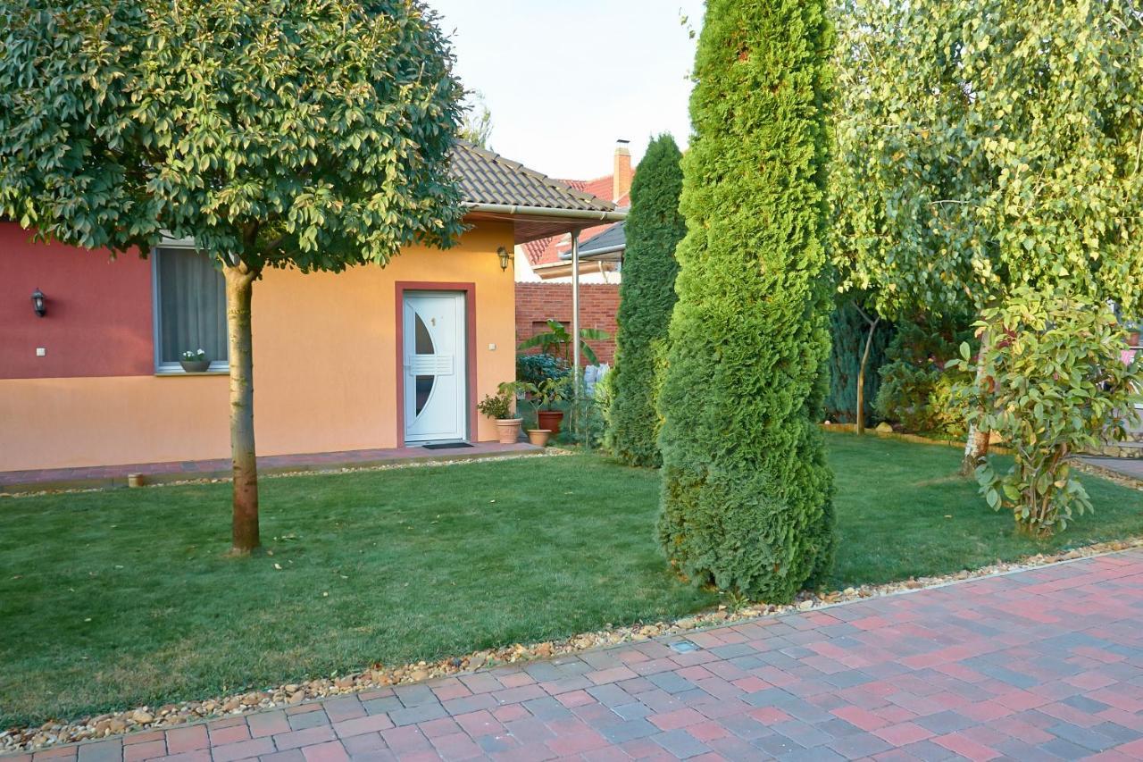 Homokhati Apartman Mórahalom Exterior foto